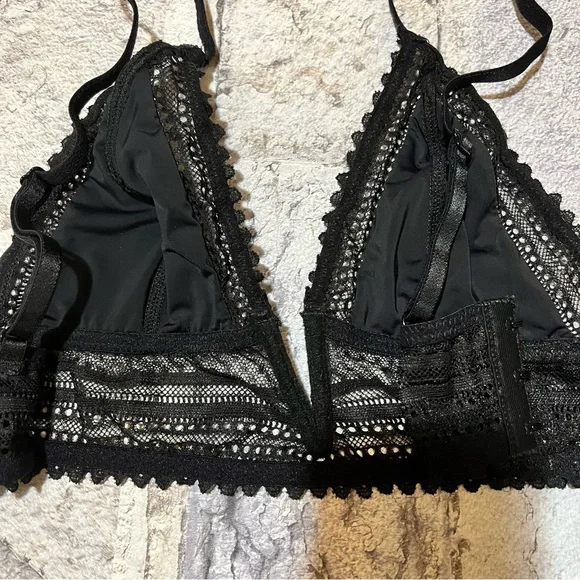LIKE NEW Garage Black Lace Trim Bra/ Bralette P/S - Picture 7 of 13